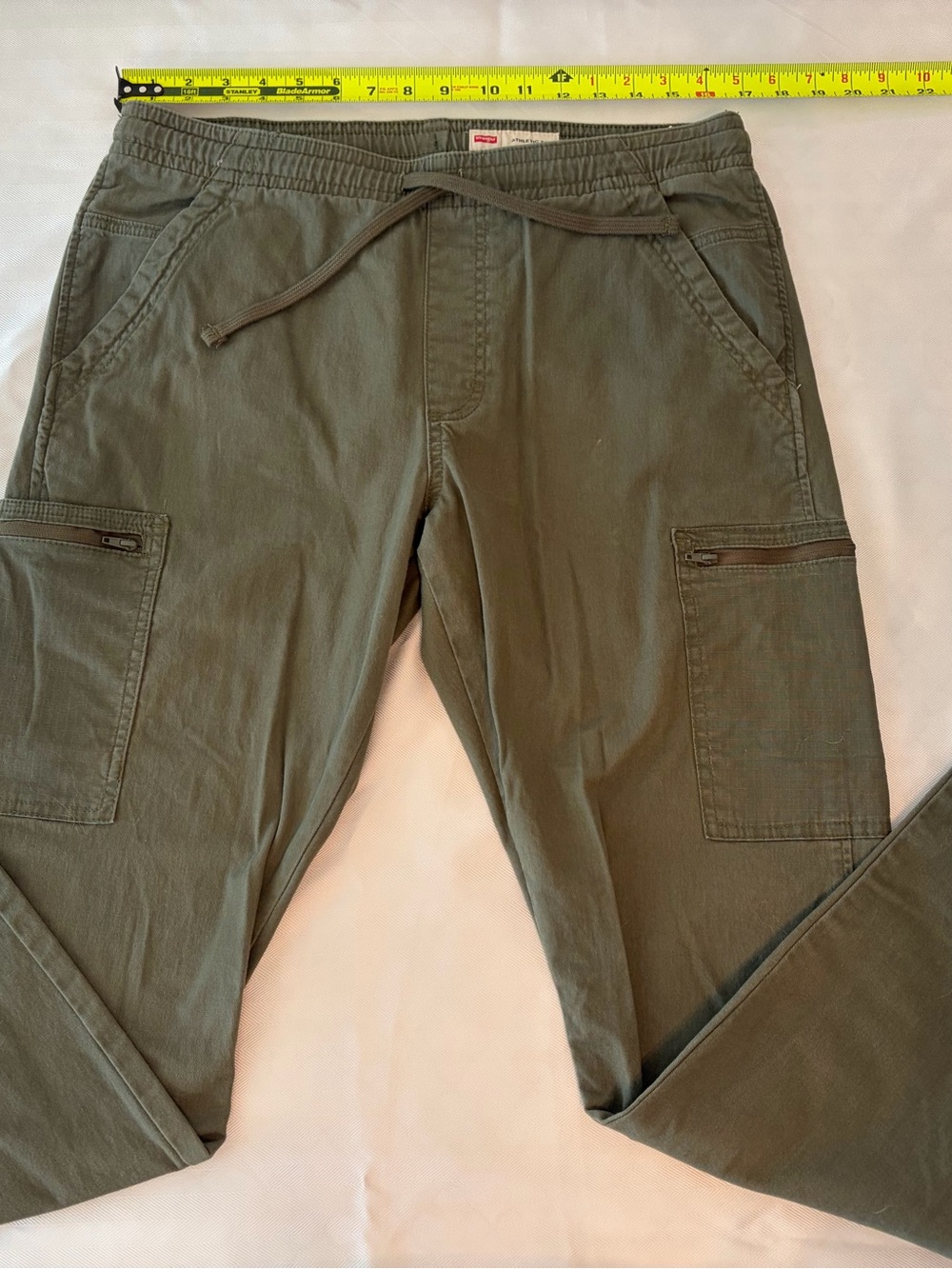 Wrangler Cargo Pants - Active Fit Medium (32-34) Green